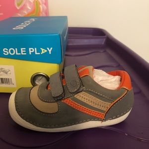 Sole Play Gayelette style sneaker brand new
